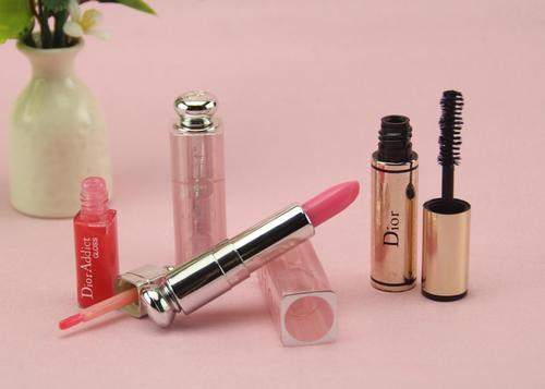  义乌市忆秋电子商务商行 产品展厅 >化妆品批发 小样变色口红